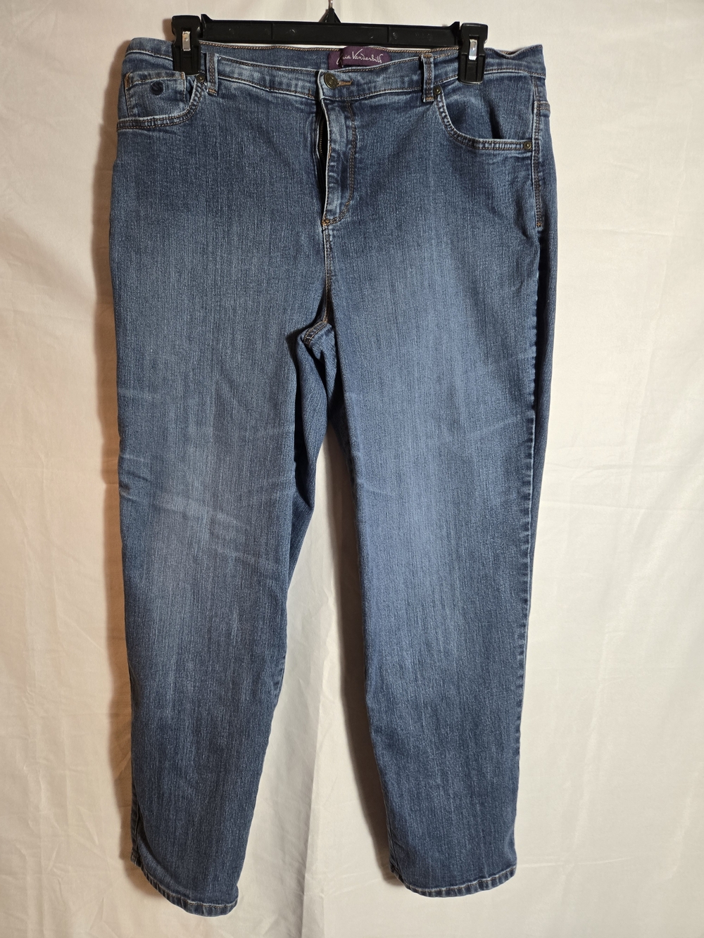 Gloria Vanderbilt Medium Wash Straight-Leg Jeans